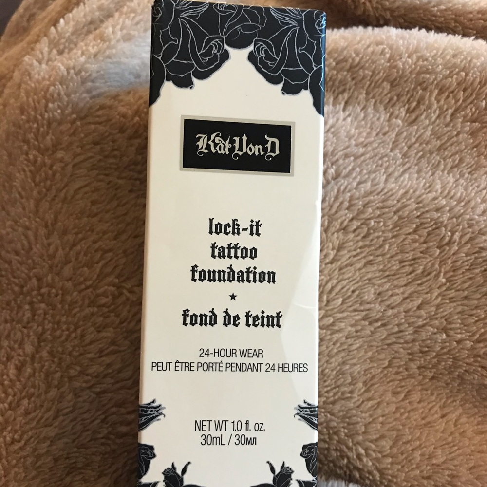 Kat Von D Lock-It Tattoo Foundation Deep 72